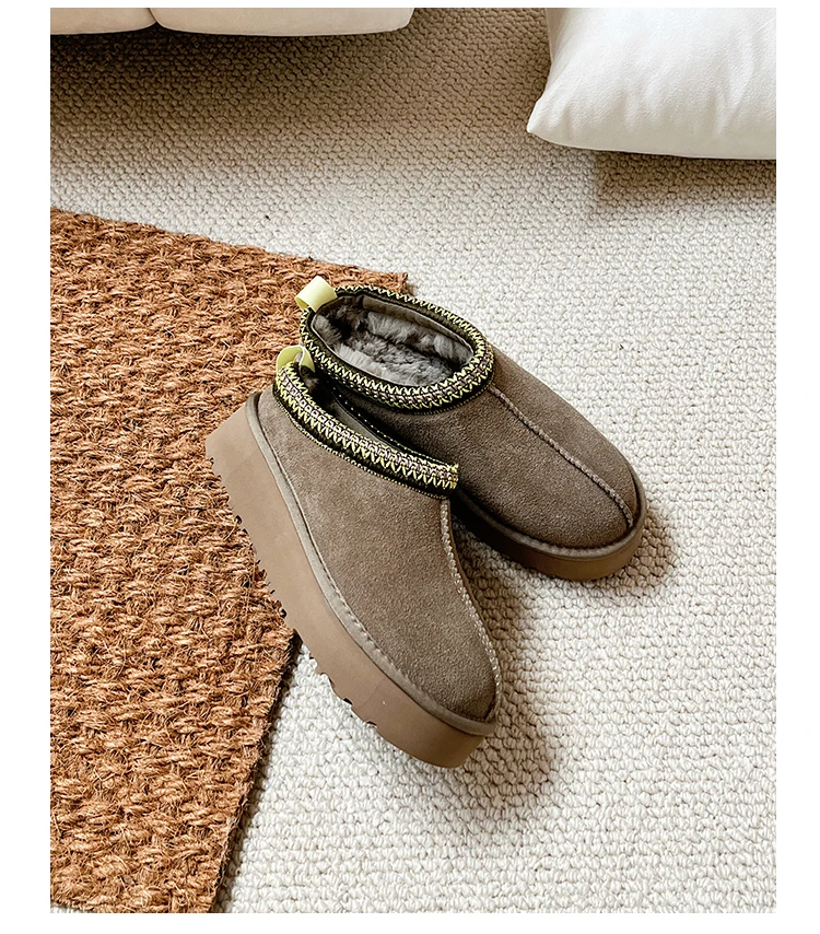 Women's Winter Boots with Thick Soles Ethnic Snow Boots Wool Slippers 2025 New Winter Sheepskin Wool Integrated Women's Shoes