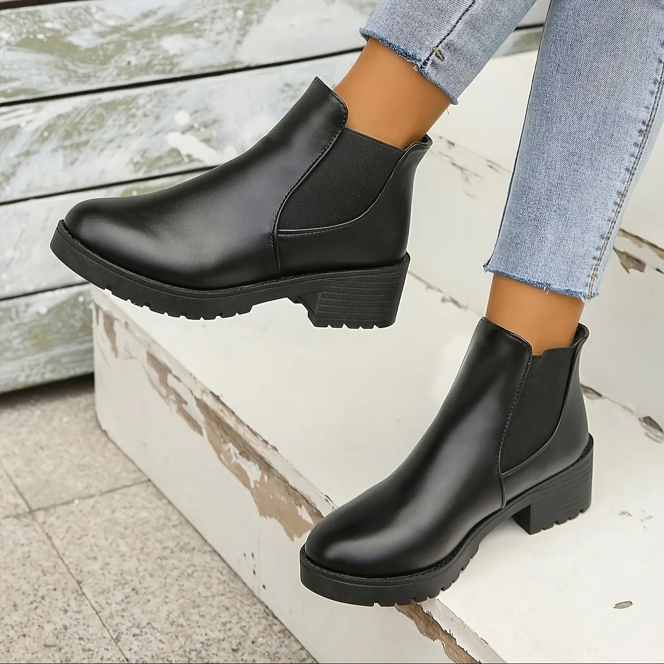 

Women Boots Chunky Heel Platform British Style Thick Sole Med Heels Casual Chelsea Boots for Autumn and Winter Casual Footwear