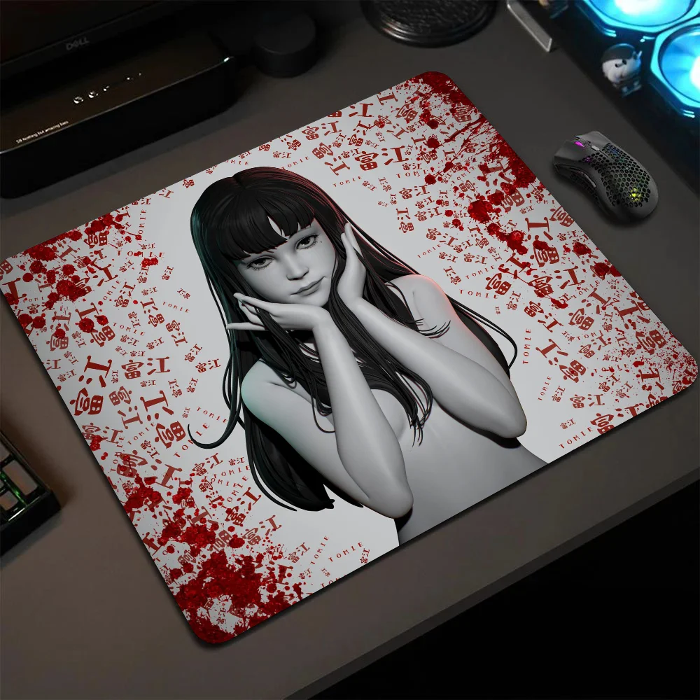 

Anime Tomie Junji Ito Mousepad Small LockEdge Mouse Pad For Gamers Computer Desk Pad Rectangular Anti-slip Rubber