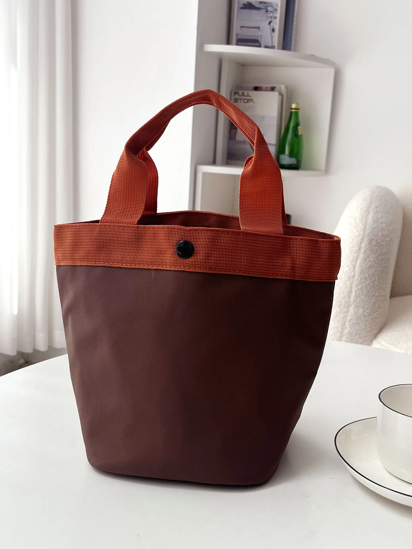 Large Capaci round Cylinder Handheld Lunch Box Bag Waterproof Wear-resistant Commuting Versatile Bento Bag Simple Pure Color