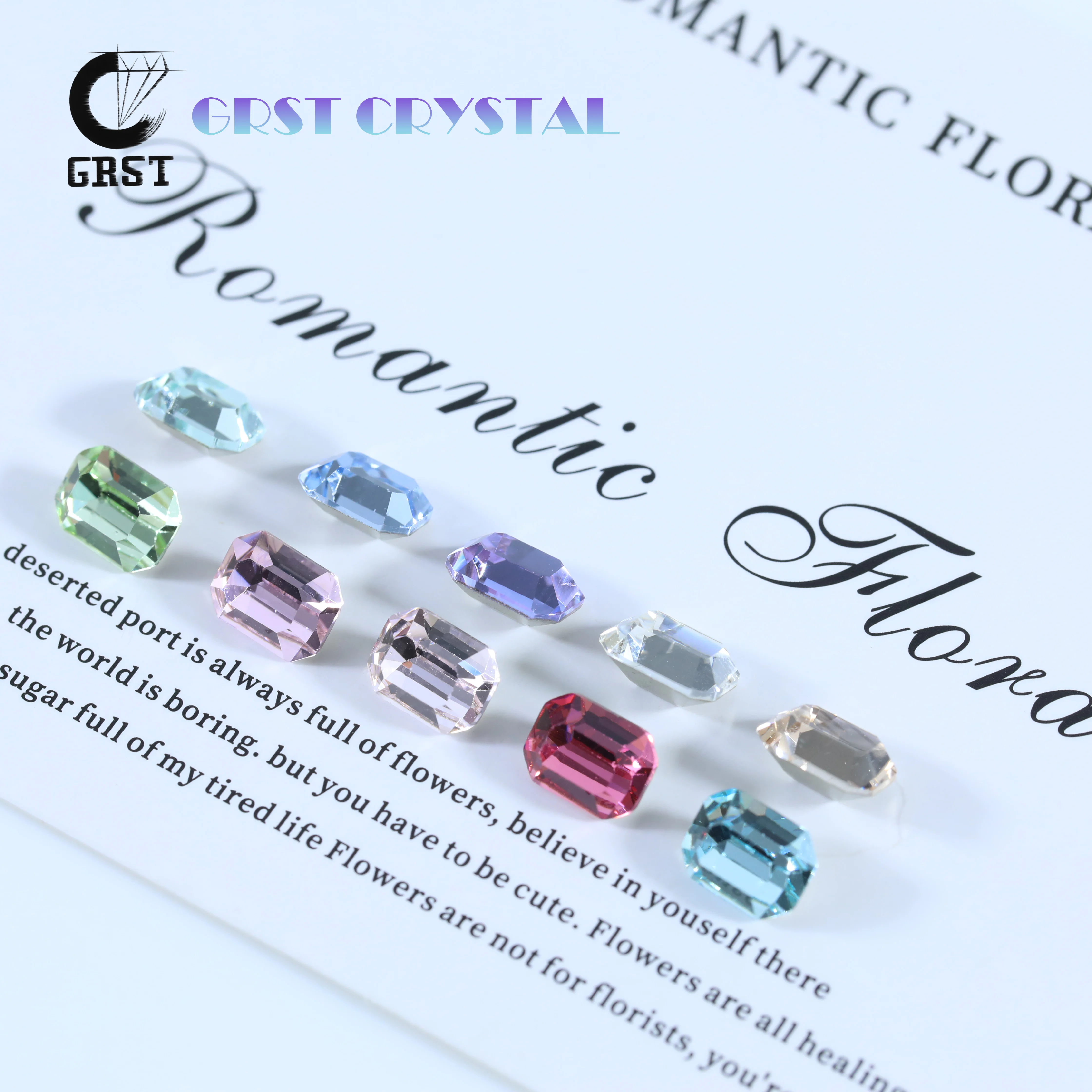 Glänzende Kristall-Rechteck-Oktagon-Strasssteine mit spitzer Unterseite zum Handnähen für DIY-Taschen, Schuhe, Nagelkunst, Hochzeitskleider und Accessoires. – Detail 1