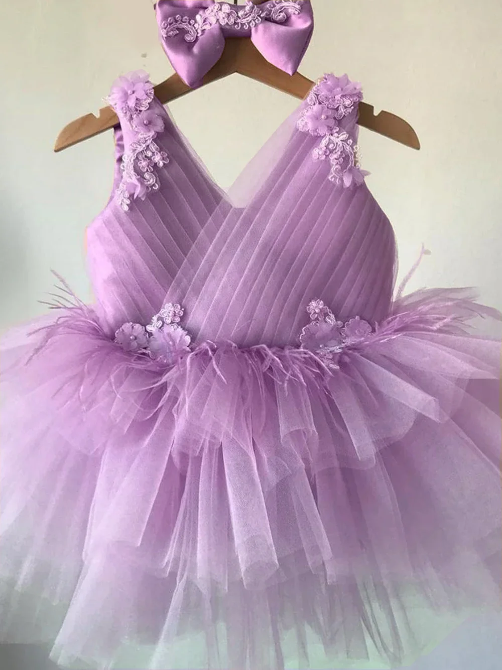 Customize Pink Kids Flower Girl Dresses Tulle V-neck Puffy First Communion Birthday Pageant Official Event Dresses