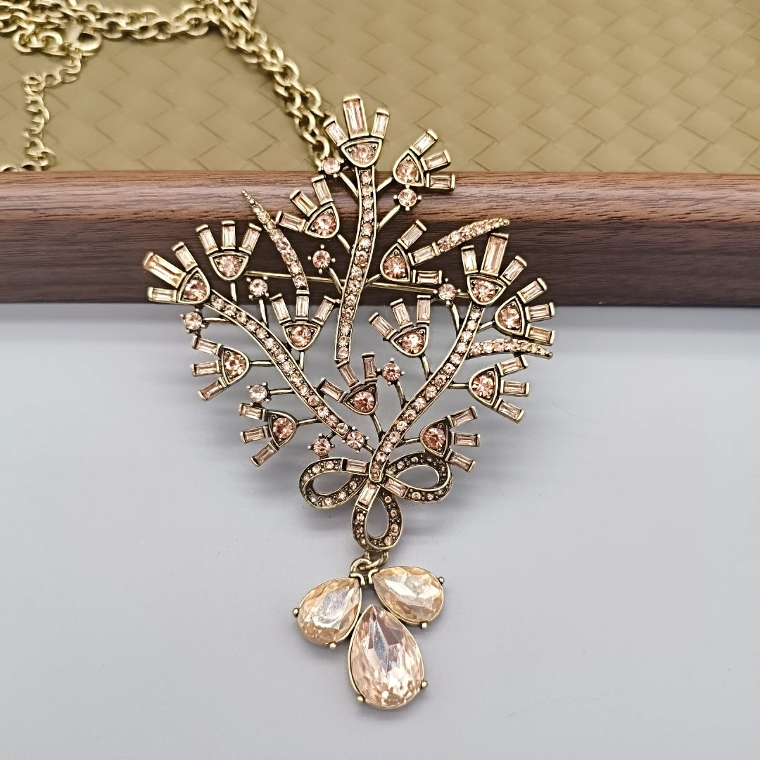 Thumbnail 4 - #25 Compare Jewelry Clasps Before You Buy