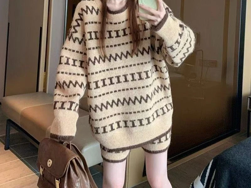 

2025 New Pullover Sweater Autumn and Winter Sweater Loose Knit Sweater Slimming Top