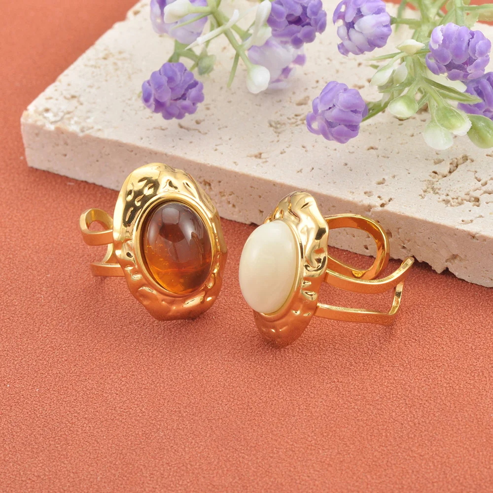 Lokaer Vintage-Ring aus Edelstahl, verstellbar, offener Ring für Damen, roter ovaler Stein, nickelfrei, wasserdicht, trendiger Fingerschmuck R26007