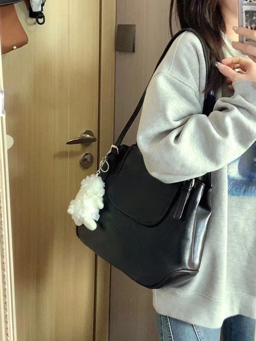 

Korean Design Large Capaci Commuter Women's Handbag Single oulder Tote Bag Soft Artificial Leather Magnetic Bule Closure