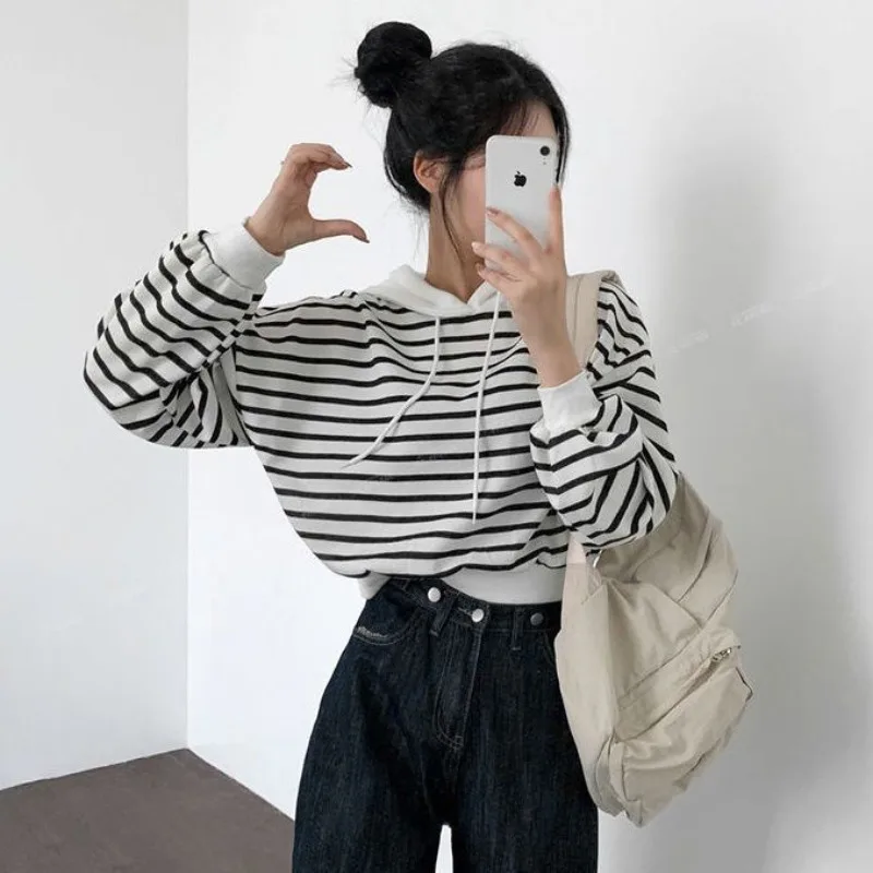 

Female Clothes White Hoodies Tops Cropped Striped Sweatshirts for Women Hooded Korean Streetwear Y2k Dropshiping Trend New in E