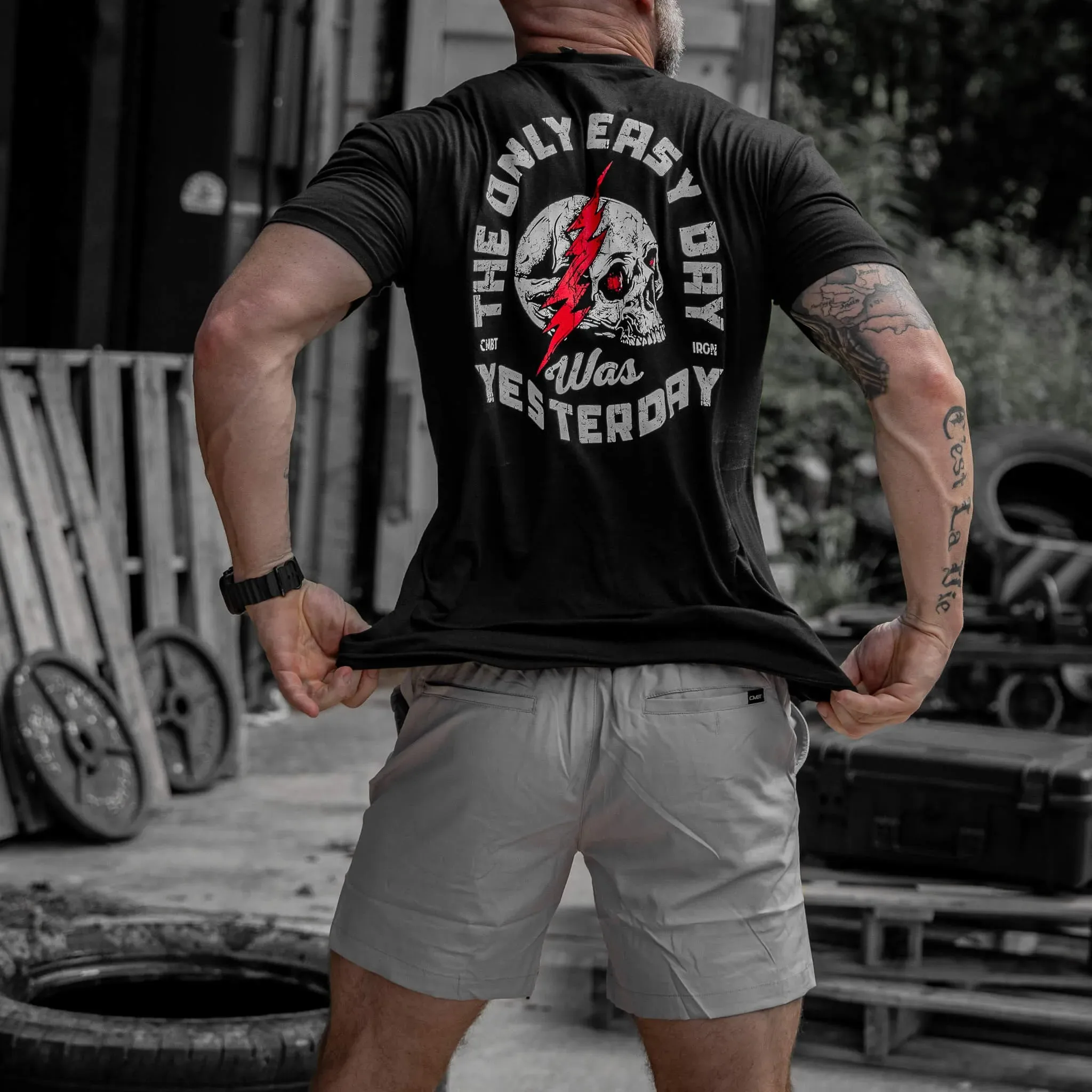 Camiseta para hombre Only Easy Day Was Yesterday Skull - Camiseta militar Combat Iron - Adecuada para ropa deportiva, algodón puro