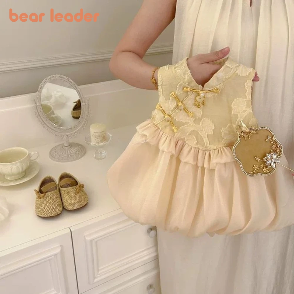 

Летняя одежда для девочек Bear Leader: платье без рукавов с принтом лягушки, сетчатыми вставками и пуговицами в китайском стиле