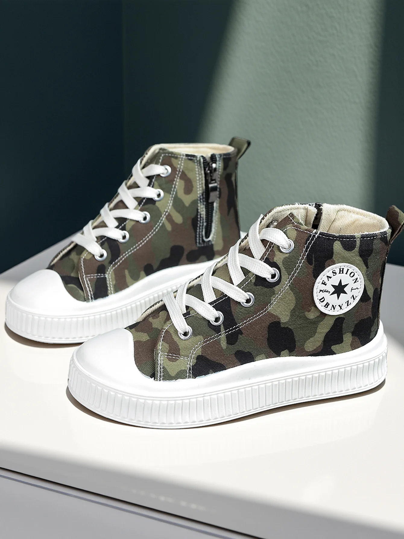 

Камуфляжная парусиновая обувь для мальчиков, дышащие и удобные повседневные кроссовки для девочек на весну, лето, осень и зиму, четыре сезона на молнии