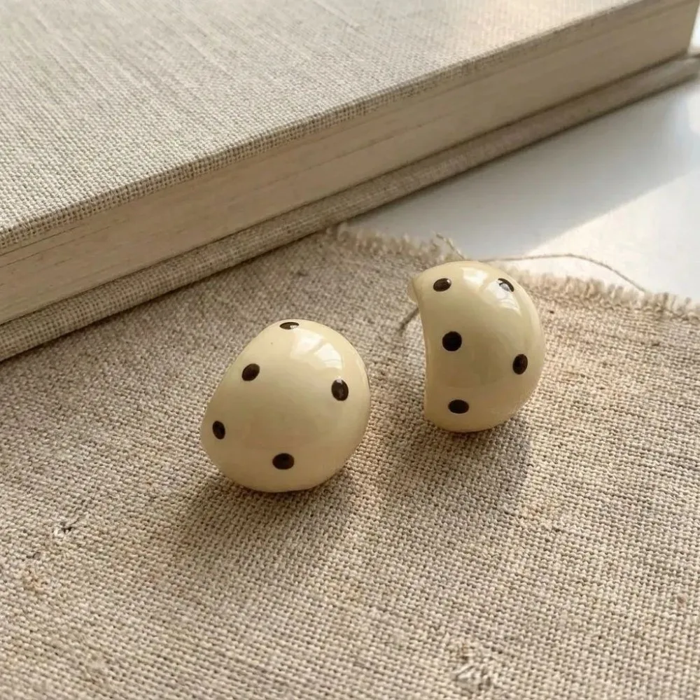 Sweet Polka Dot Hoop Earrings Trendy Colorful C-Shaped Enamel Earrings Elegant Lightweight Geometric Earrings Work