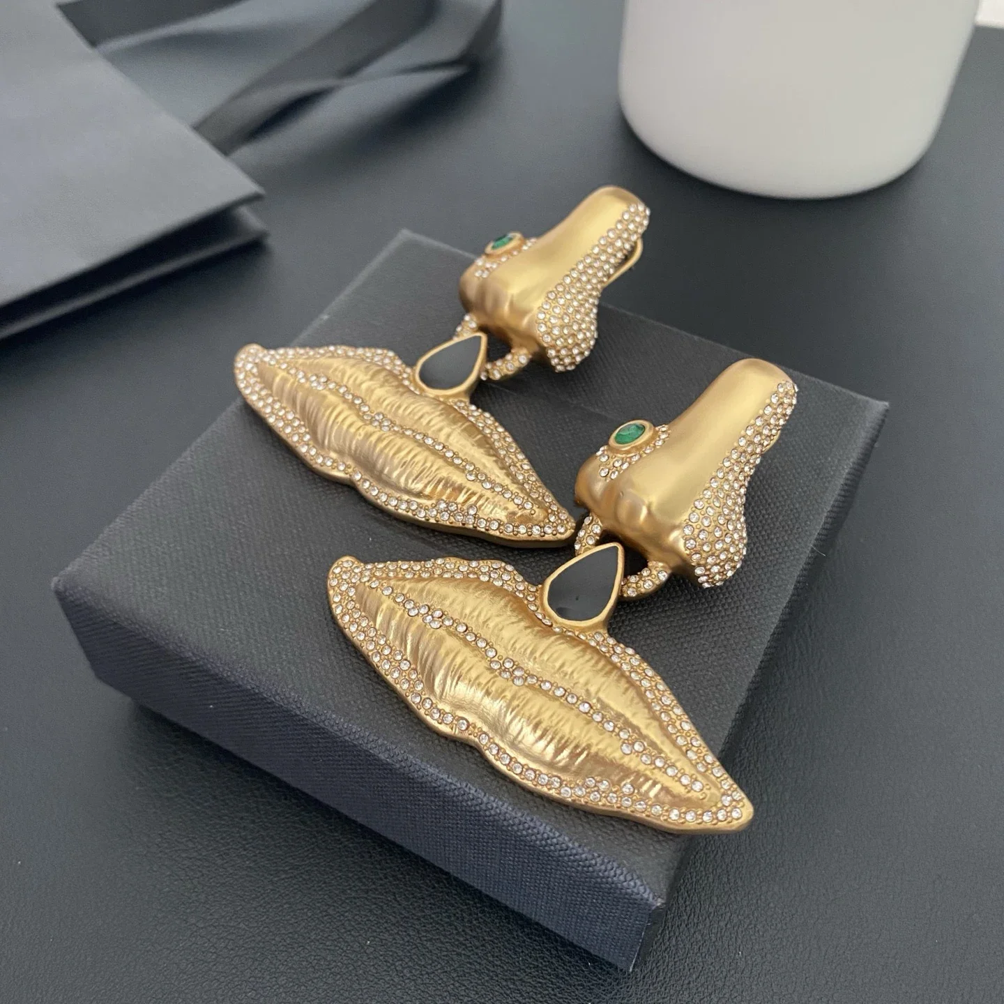 

Europe America Fashion Brass Gold Plated Crystal Lips Earrings Women Unique Design Top Quality Jewelry Trend