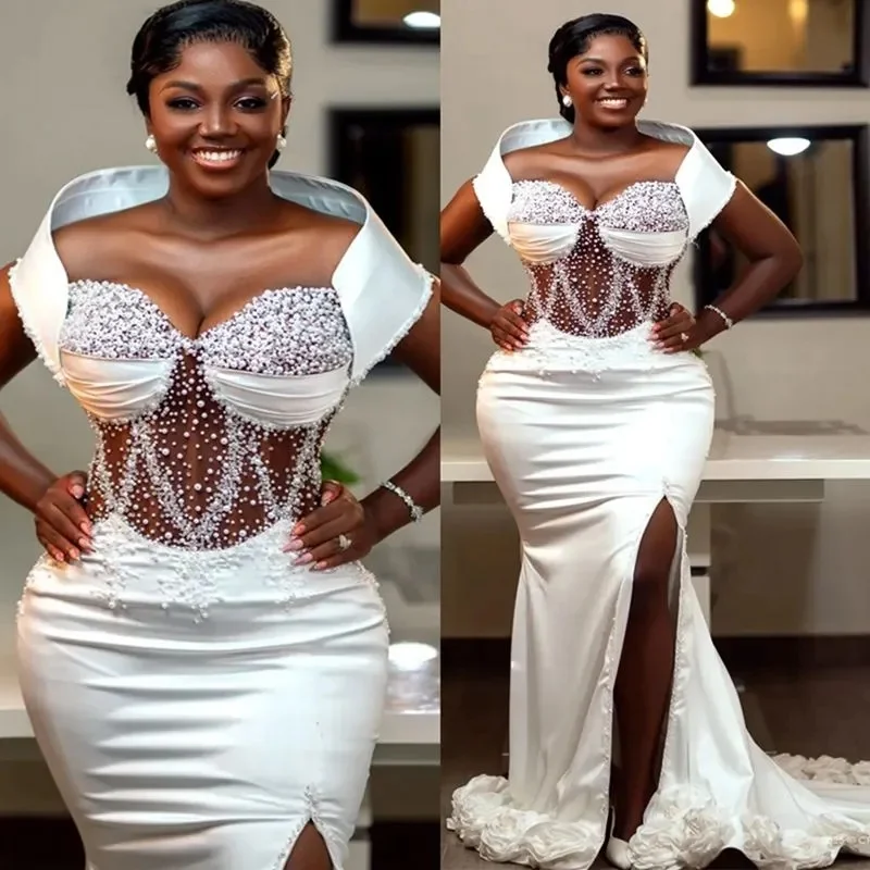 ชุดแต่งงานนางเงือกแบบสั่งตัดสำหรับเจ้าสาว ชุดเจ้าสาวสไตล์แอฟริกัน ประดับมุกและลูกปัด ด้านข้างผ่าข้าง เซ็กซี่ ลายดอกไม้