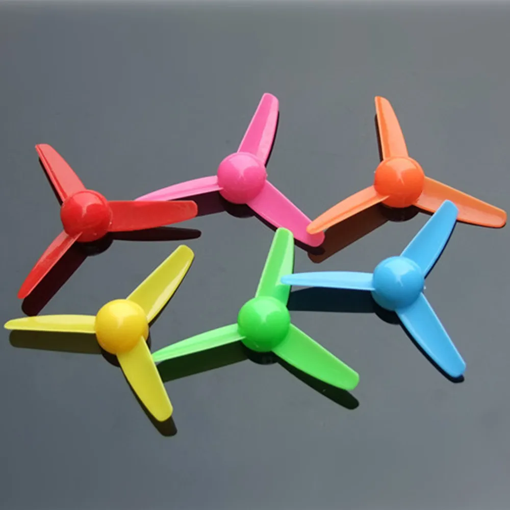 1 pz 2mm foro 6 colori plastica elica a tre pale modello fai da te mulino a vento elicottero parti dell\'aeroplano K398 Drop Shipping