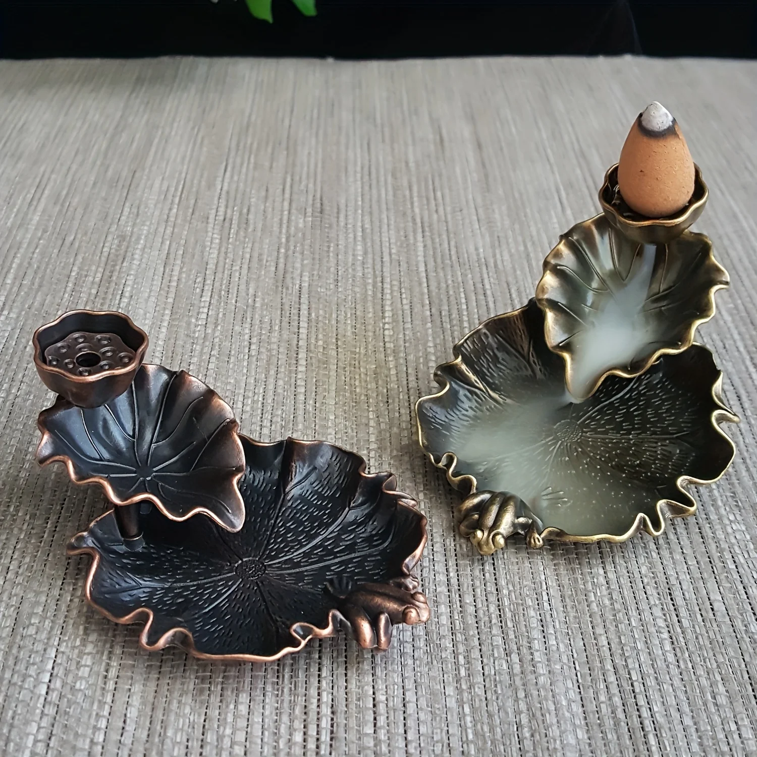 1 pièce Plaque à encens en alliage, Brûleur d'encens à refoulement en forme de feuille de lotus, Four d'aromathérapie, Ornement grenouille