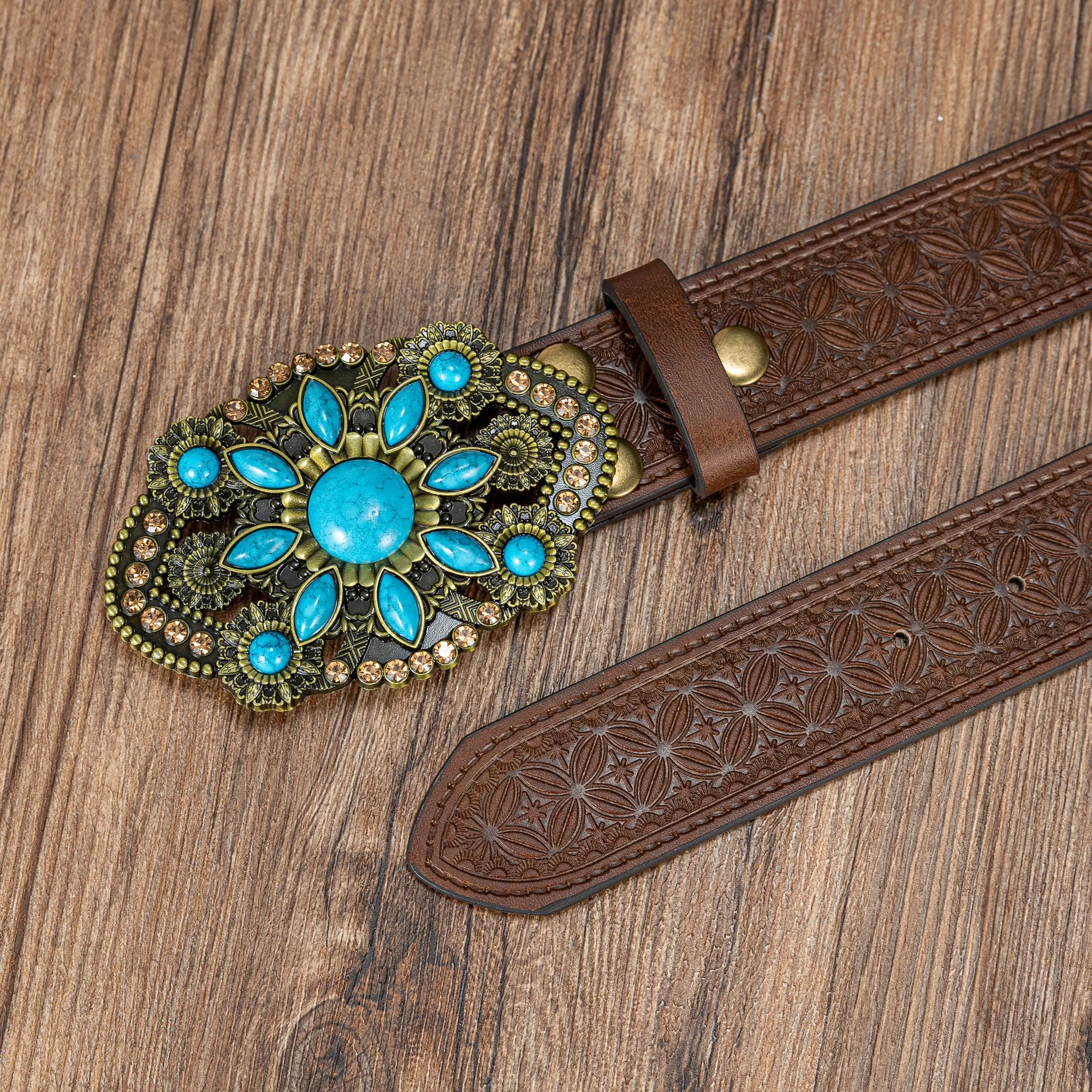 Red sapphire sun flower symmetrical feather big plate buckle trend 100 lap window cut PU embossed button belt