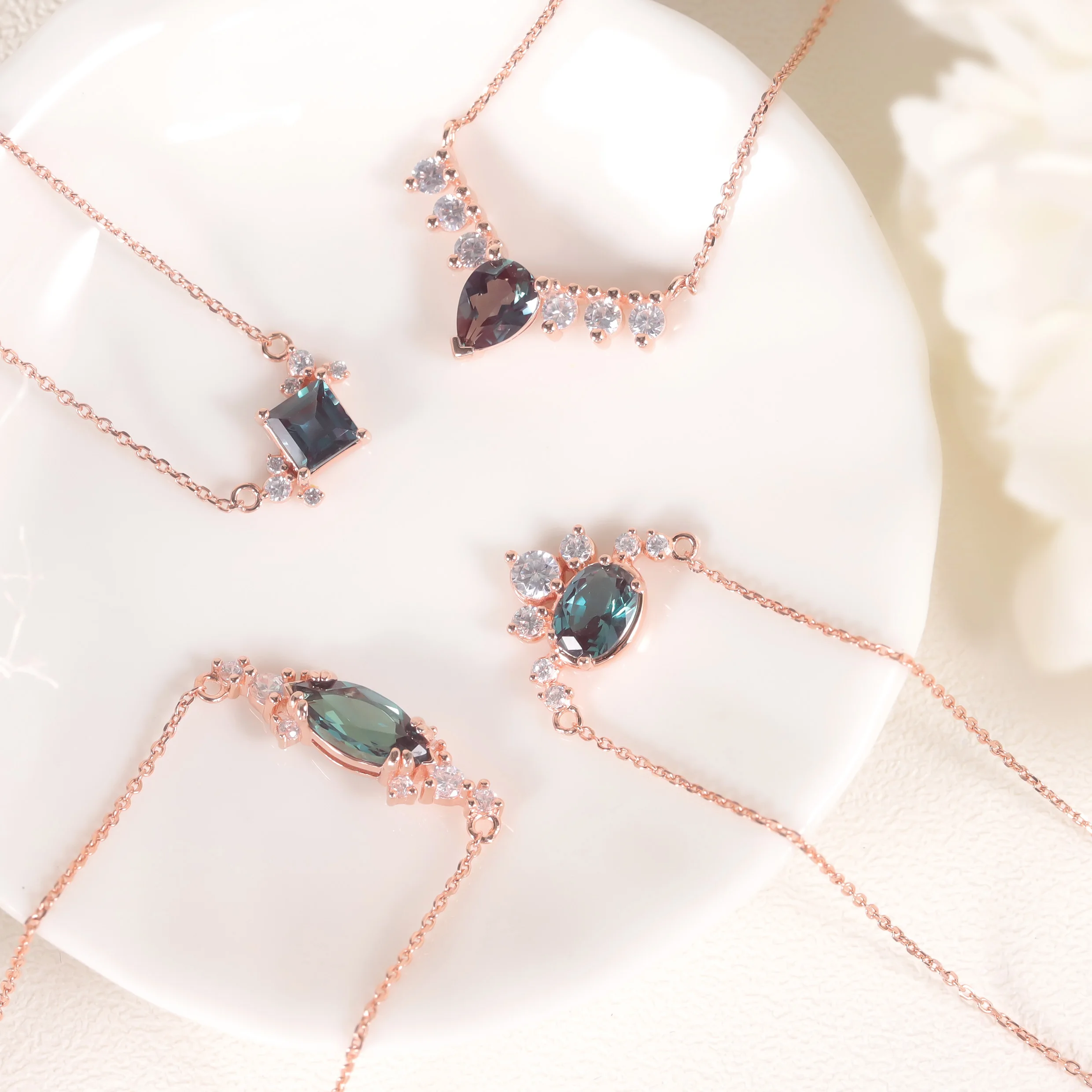 GEM'S BALLET Square 5x5mm Color Change Lab Alexandrite Rose Gold Plated 925 Sterling Silver June Birthstone Pendant Necklace