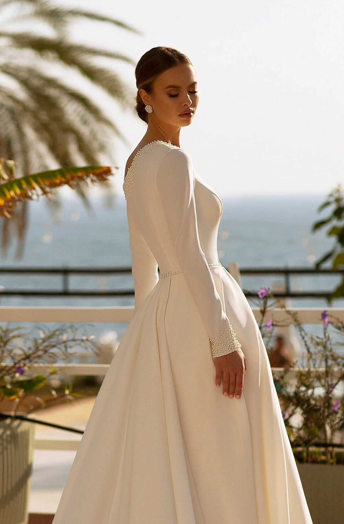 Elegant Strapless A-Line ชุดแต่งงานไข่มุกเอวใหม่ Draped ที่กำหนดเองชุดเจ้าสาวแปรงรถไฟ Robe De Mariage ขายร้อน