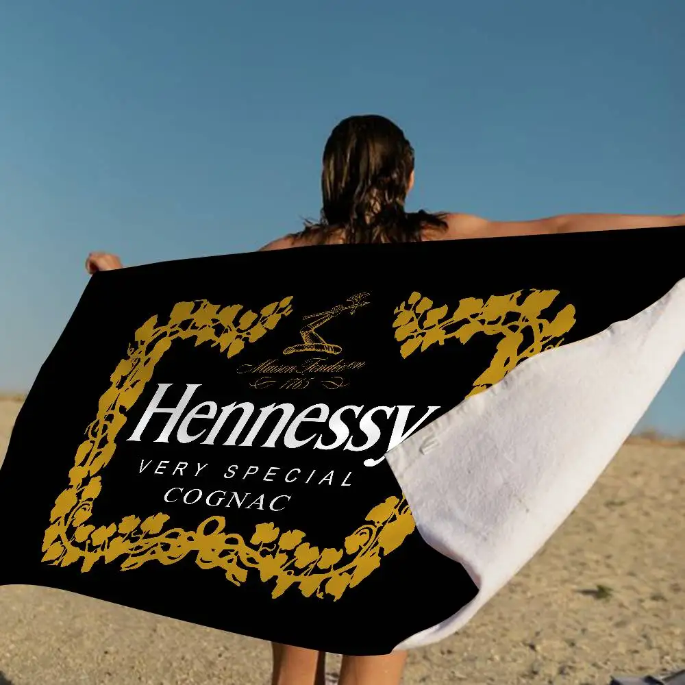 Toalla de playa estampada de microfibra Hennessy Brandy, toalla suave absorbente para escalada en montaña, yoga, playa, natación, correr