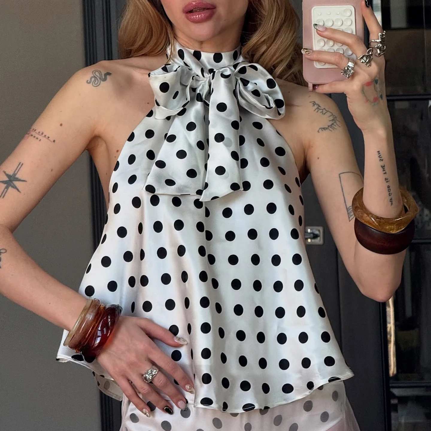 Combhasaki 女性夏のヴィンテージ水玉プリントフリルベストビッグリボンタイホルターチョーカーネックタイバックレスシルキーノースリーブシャツ