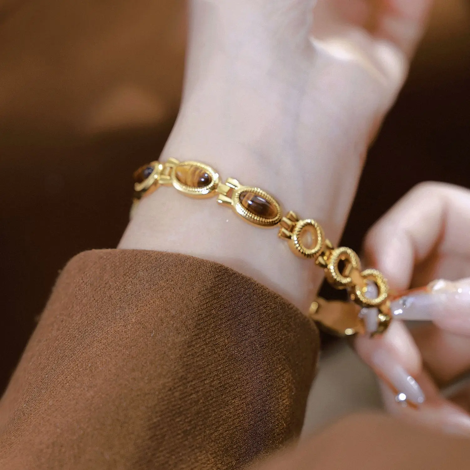 Винтажные женские часы, золотые элегантные часы с тигровым глазом и нефритовым браслетом, 2022, высококачественные ретро водонепроницаемые усовершенствованные женские часы-цепочка