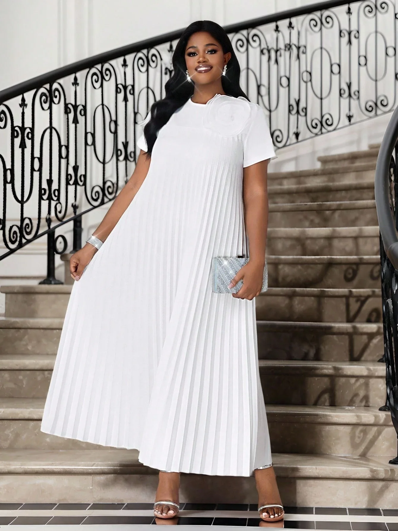 

Элегантное белое плиссированное макси-платье больших размеров с 3D цветочным декором, коротким рукавом, круглым вырезом, свободного кроя, для гостей на свадьбу или вечеринку