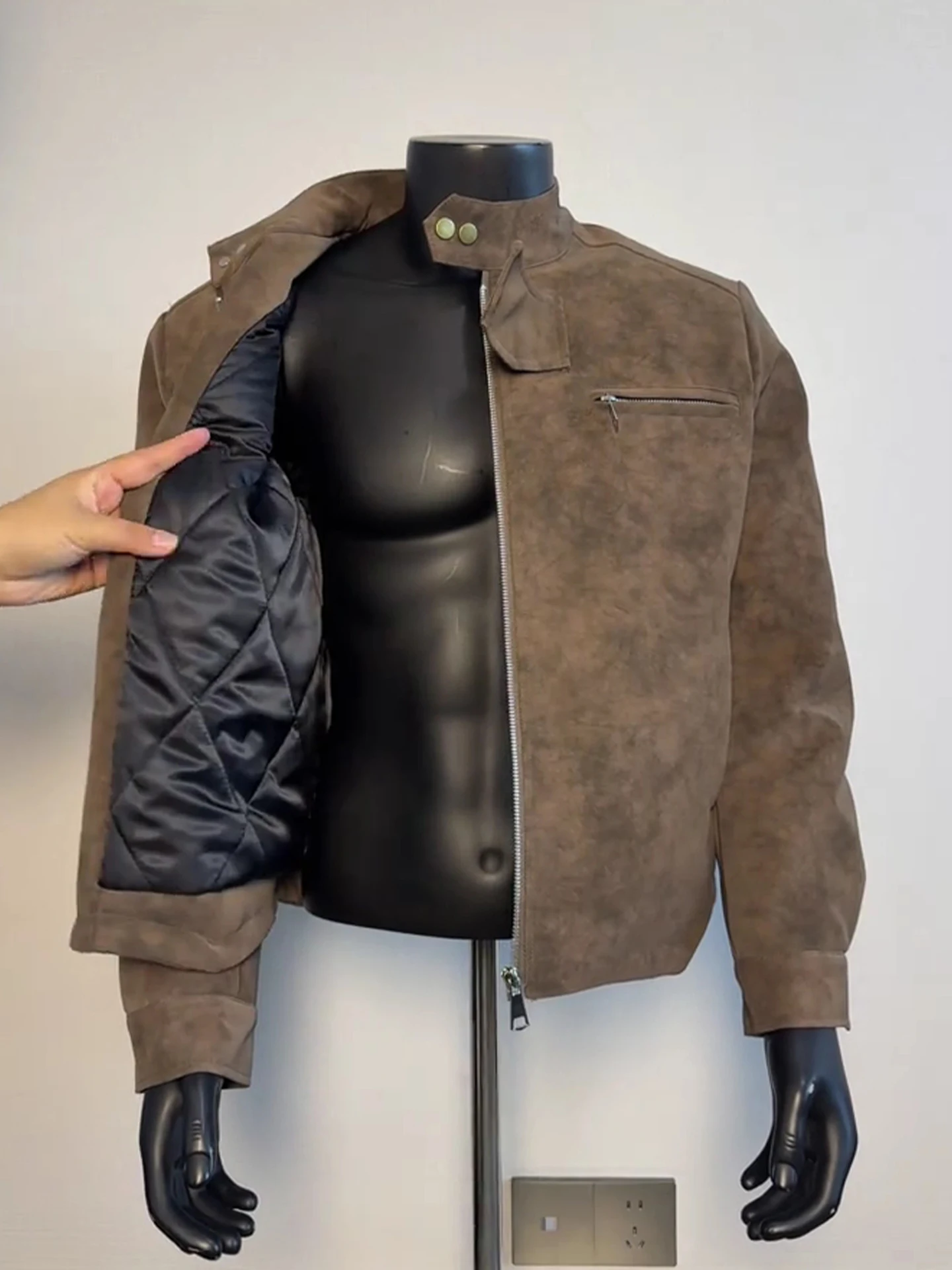 

Thiened American Sle Dyeing Flight Jaet Хлопковое пальто Мужское зимнее пальто из искусственной кожи с плечами Верхняя одежда из мотоциклетного хлопка...