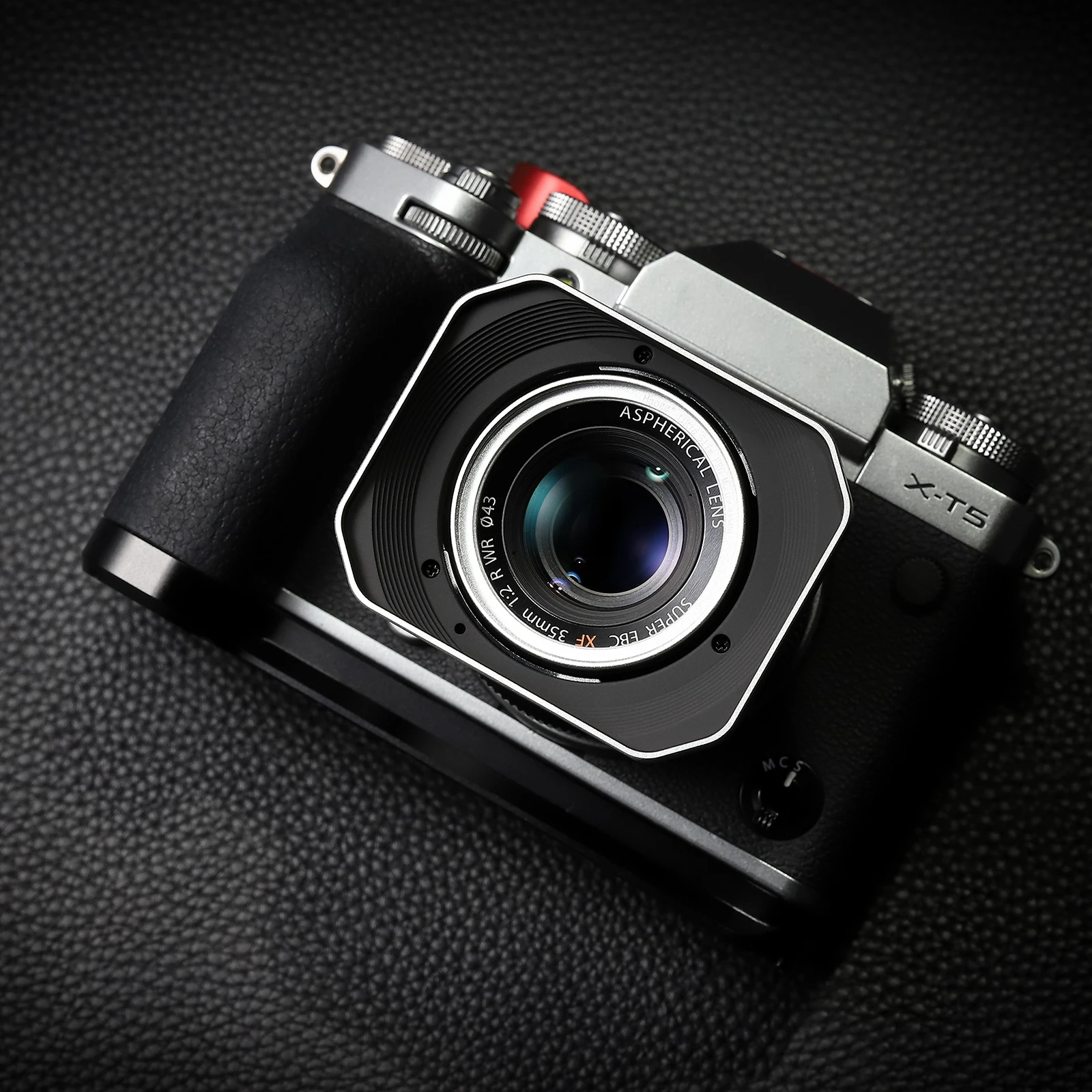 

Haoge New Bayonet Lens Hood Metal Squaret for Fujifilm XF 23mm F2 R WR,XF 35mm F2 R WR, XC 35mm F2 Lens