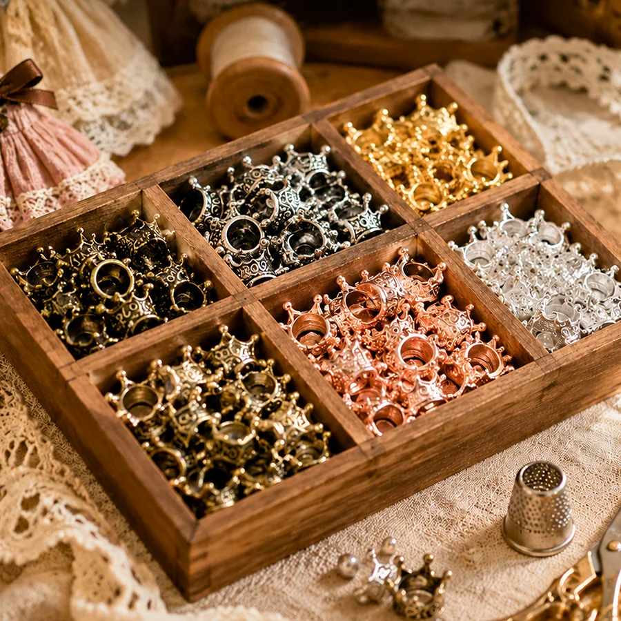 35pcs Mini Crown Alloy Bead Charms, Random Color, Small 3D Crown Spacer Beads with Hole, Metal Crown Pendant Accessories XJM