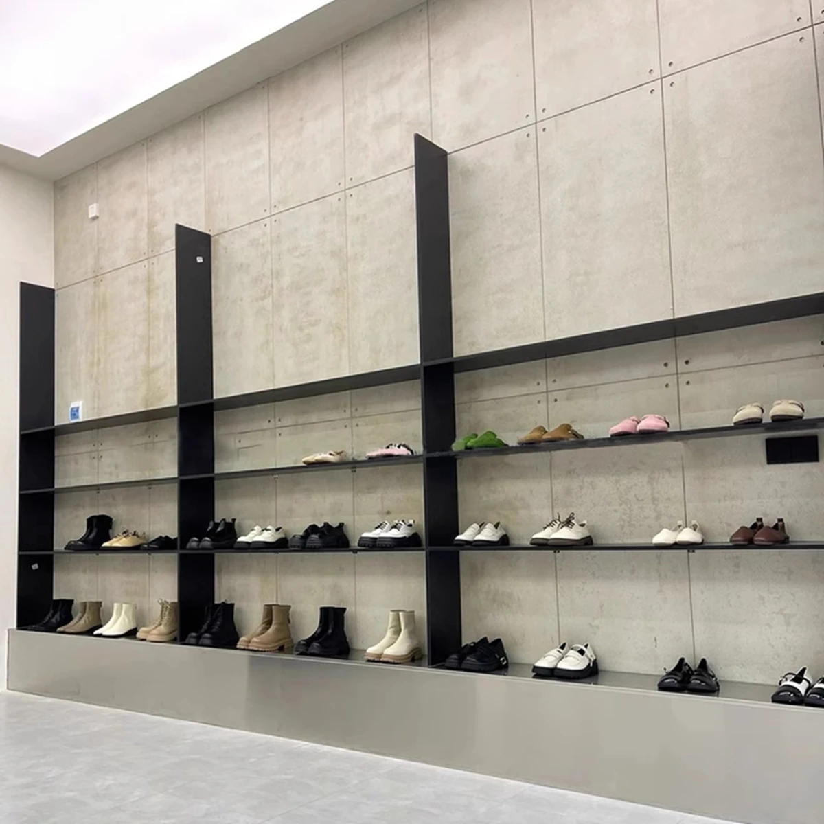 

Shoe store shoe rack display cabinet multi-layer shelf on wall bag storage rack men's and women's clothing store children's