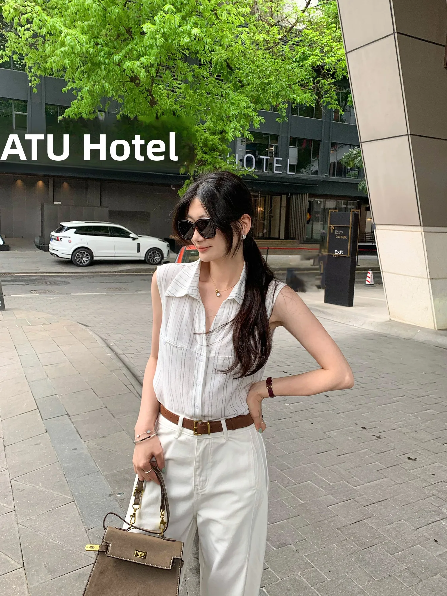Elegant Striped Shirt Vest Women's Summer Fashionable Age-defying Small Top V-neck Loose Fit Casual Wear Single Button Closure