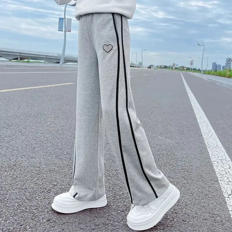 Trendy Tween Girls' Straight Leg Jeans for Spring Loose Fit Sporty Wide Leg Pants for Kids Stylish Kids' Outdoor Active Wear