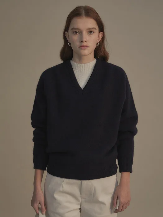 

Retro k Blue V-ne mat Knit Sweater Women's Loose Fit Autumn Winter Red Versatile Lazy Knitted Top Commute Sle