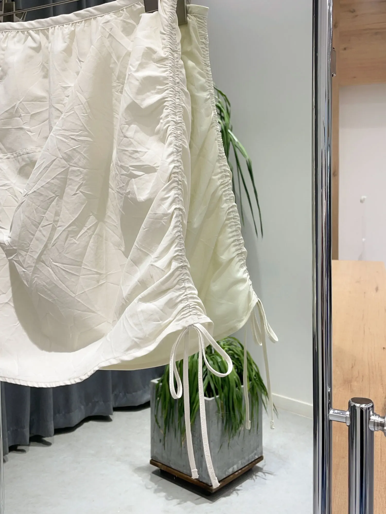 

Nok Xiaola, аутентичная осенняя новинка 2024, брендовая юбка средней длины с боковыми завязками и текстурой, корейская повседневная юбка Hi...