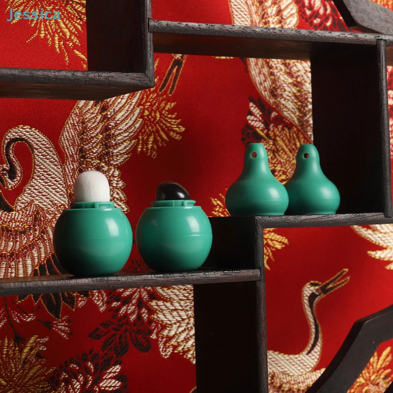 ♥ Mini pędzelek do ust w kształcie tykwy z silikonu/nylonu z nakładką, przenośny aplikator do szminki i balsamu do ust, idealny do efektu blendowania.