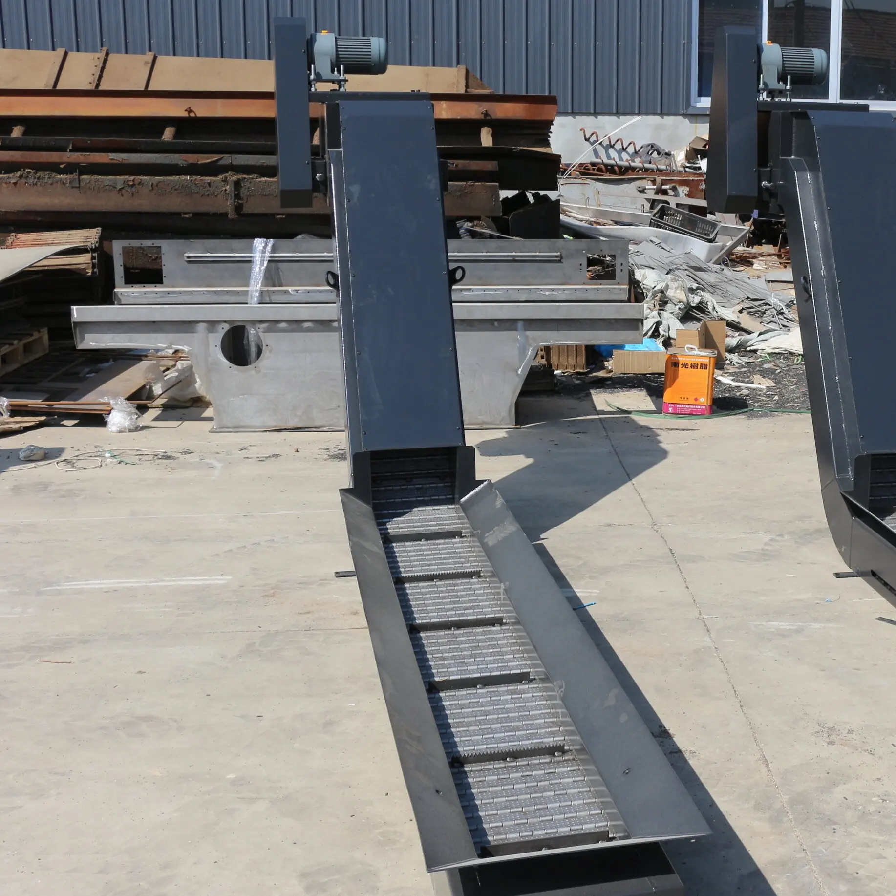 Customized Hinged Chain Chip Conveyors for CNC for Manufacturing Plants and Machinery Repair Shops