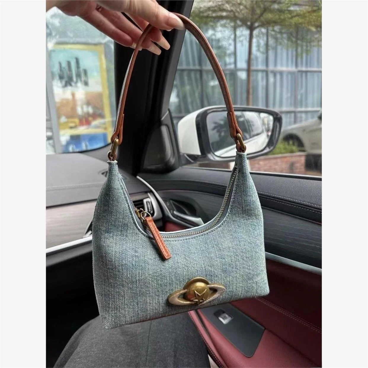 

Retro Simple Denim Shoulder Bag Commuter Tote Bag Soft Canvas Zipper Closure Unisex Single Strap Backpack for Men And Women