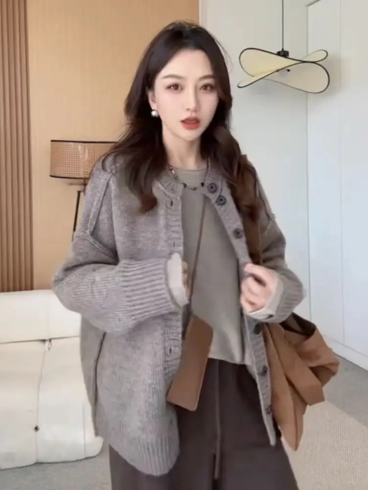 Senior gray sweater cardigan jacket women's new explosions loose lazy wind sweater top.