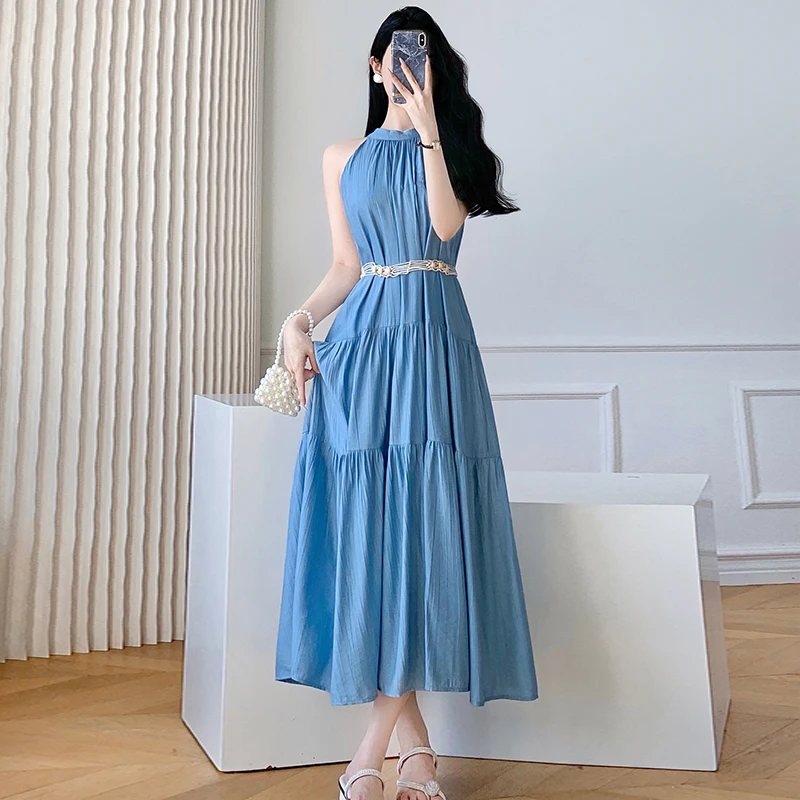 Hanging neck dress for women in summer 2024, new high-end French seaside vacation dress, strap long skirt, beach skirt