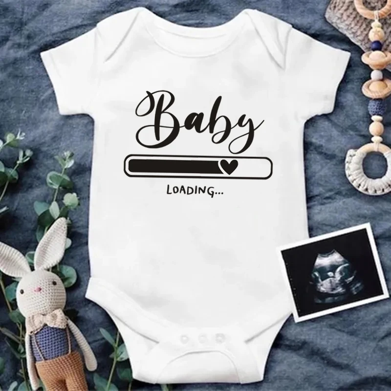 

2026 детские боди с принтом, объявление о беременности, комбинезон для новорожденных, летний комбинезон для мальчиков и девочек, одежда, наряд
