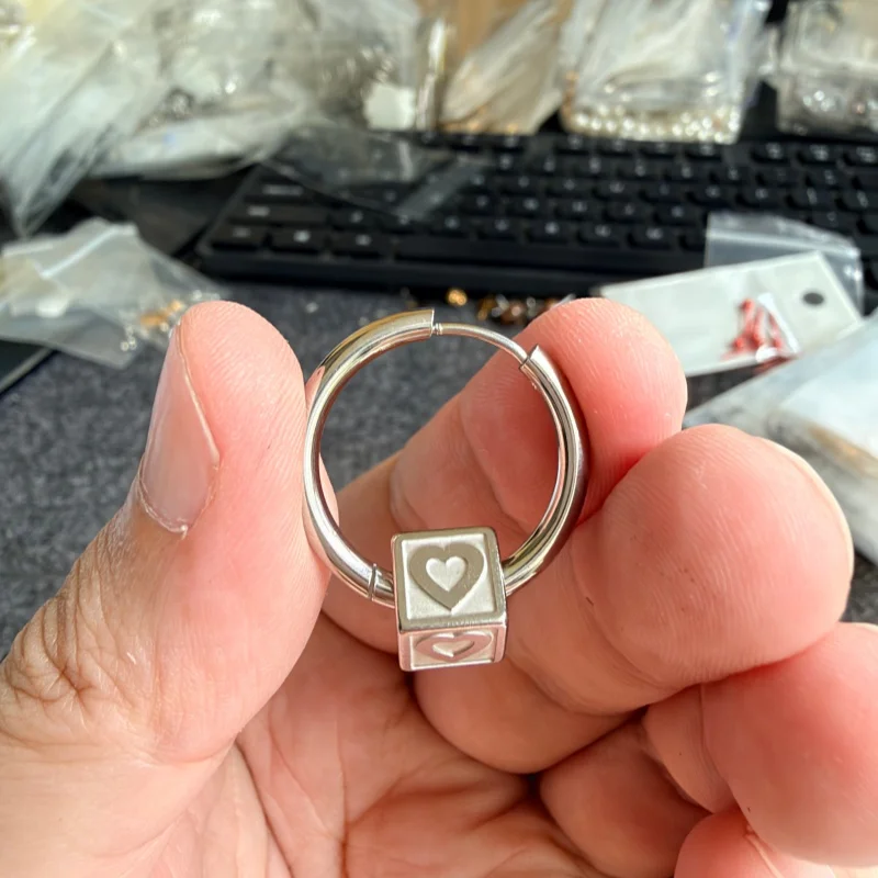 1pc Stainless Steel Heart Shape Hoop Earrings Vacuum Plating No Easy Fade Allergy Free Size 10-20MM Steel Color
