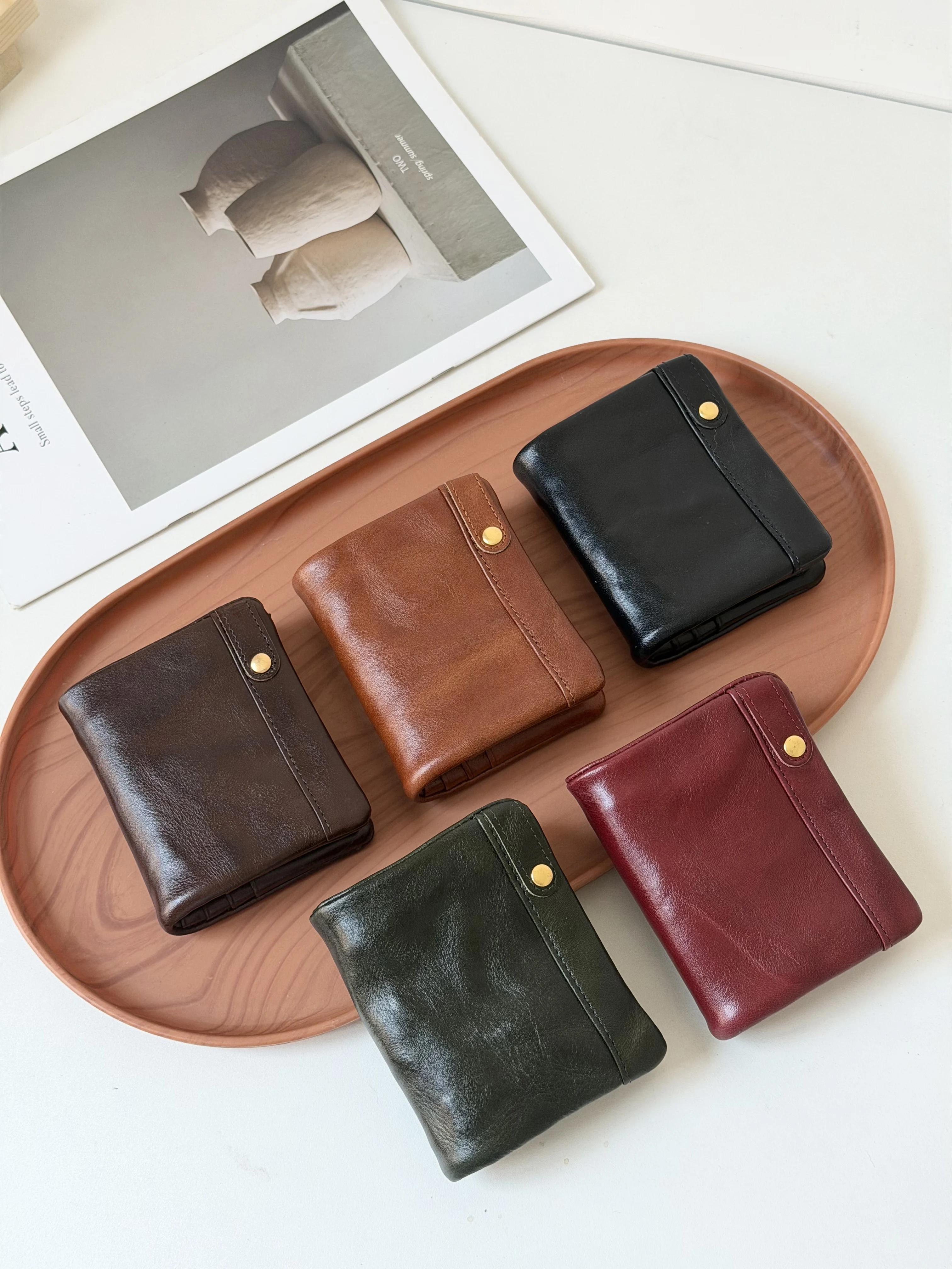 First-layer vegetable-tanned cowhide men's and women's short wallet, genuine leather multi-slot integrated card case wallet