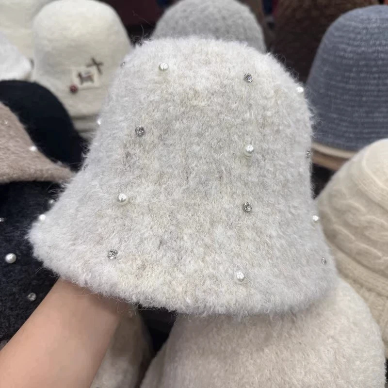 Pearl Rhinestone Plush Slimming and Age-Reducing Bucket Hat for Women Autumn and Winter Warm and Stylish Casual Fisherman Hat