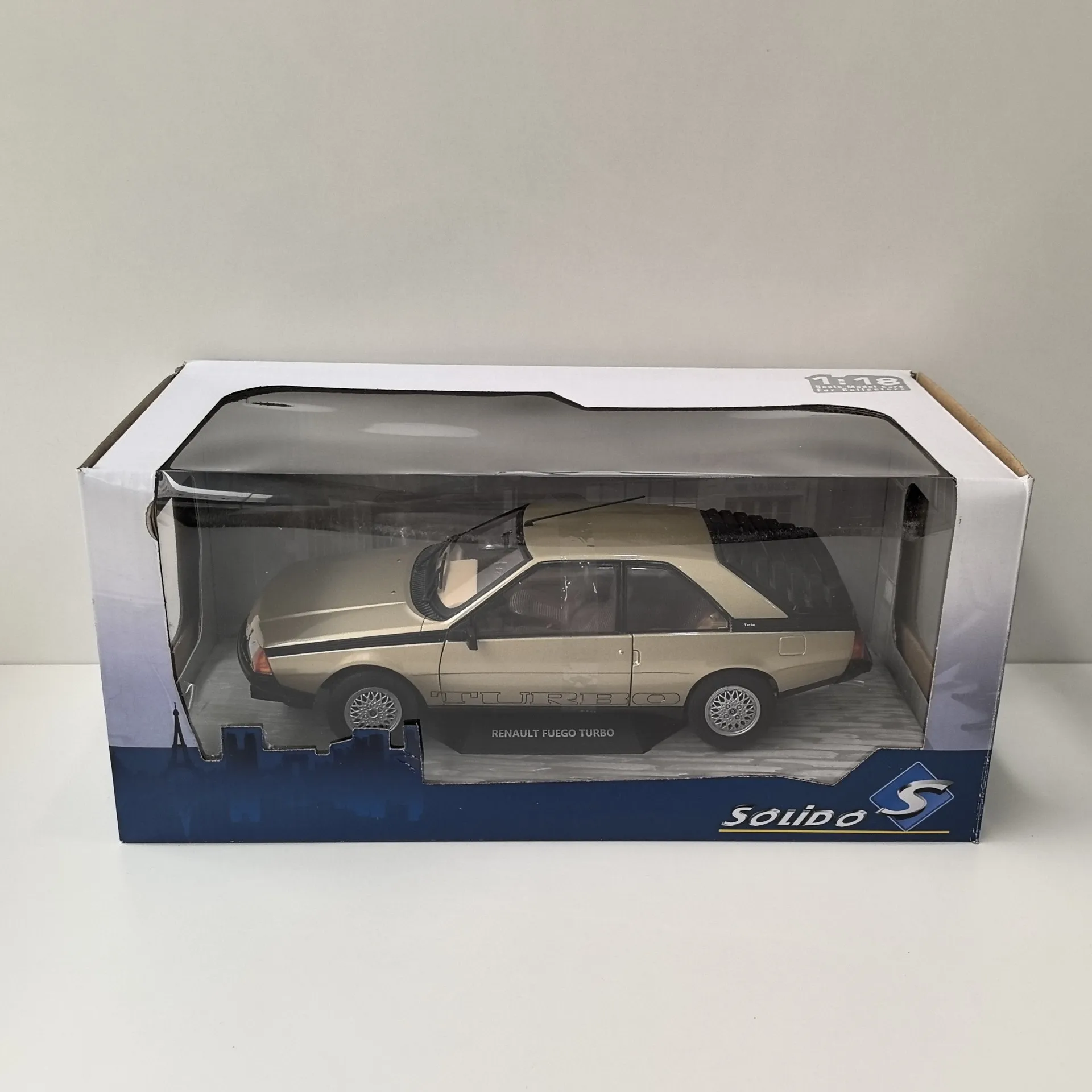 ダイキャスト SOLIDO 1/18 スケール ルノー フエゴ ターボ ルノー合金車モデル コレクタブルおもちゃ ギフト 記念品 ディスプレイ装飾