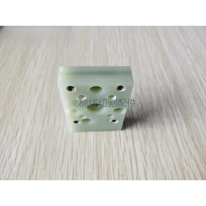 EDM Lower Isolation Plate A290-8119-Z764 Insulation Block L56xW40XH13mm For Fanuc Series Wire Cut Machine Spare Parts