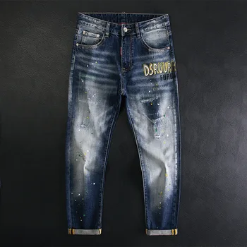 Kamchilikli mushuk Qozoq ayollarining tukli mushuklari fotosuratlari