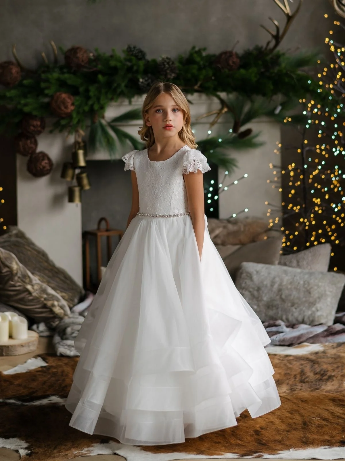 White Flower Girl Dress for Wedding Kids Cap Sleeve Lace Tiered Tulle First Communion Dress with Beaded Sashes Custom Vestidos
