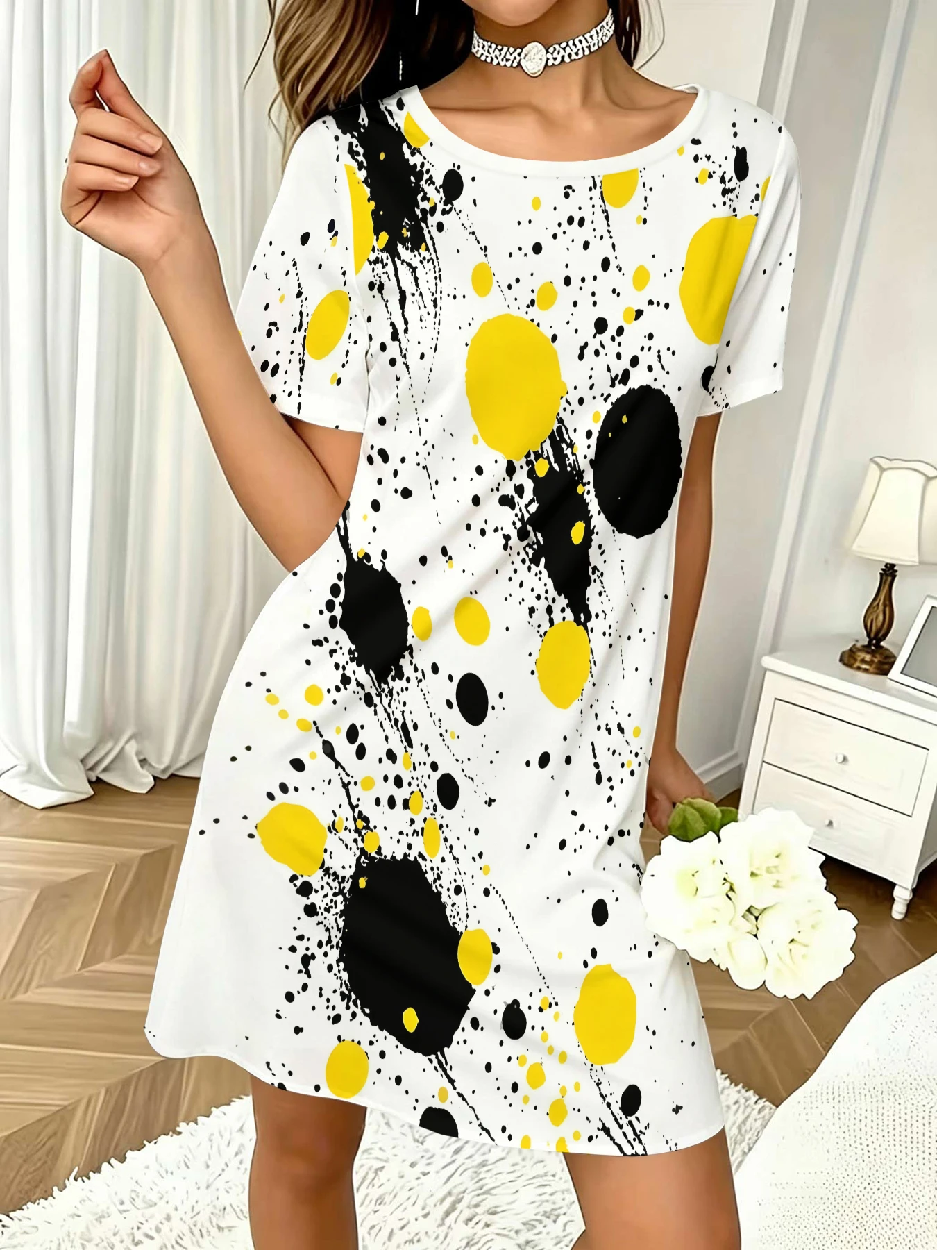 Women's Round Neck Short-Sleeved Dress with White Background and Black and Yellow Splash Ink Polka Dot Abstract Art Print, A-Line Casual Dress