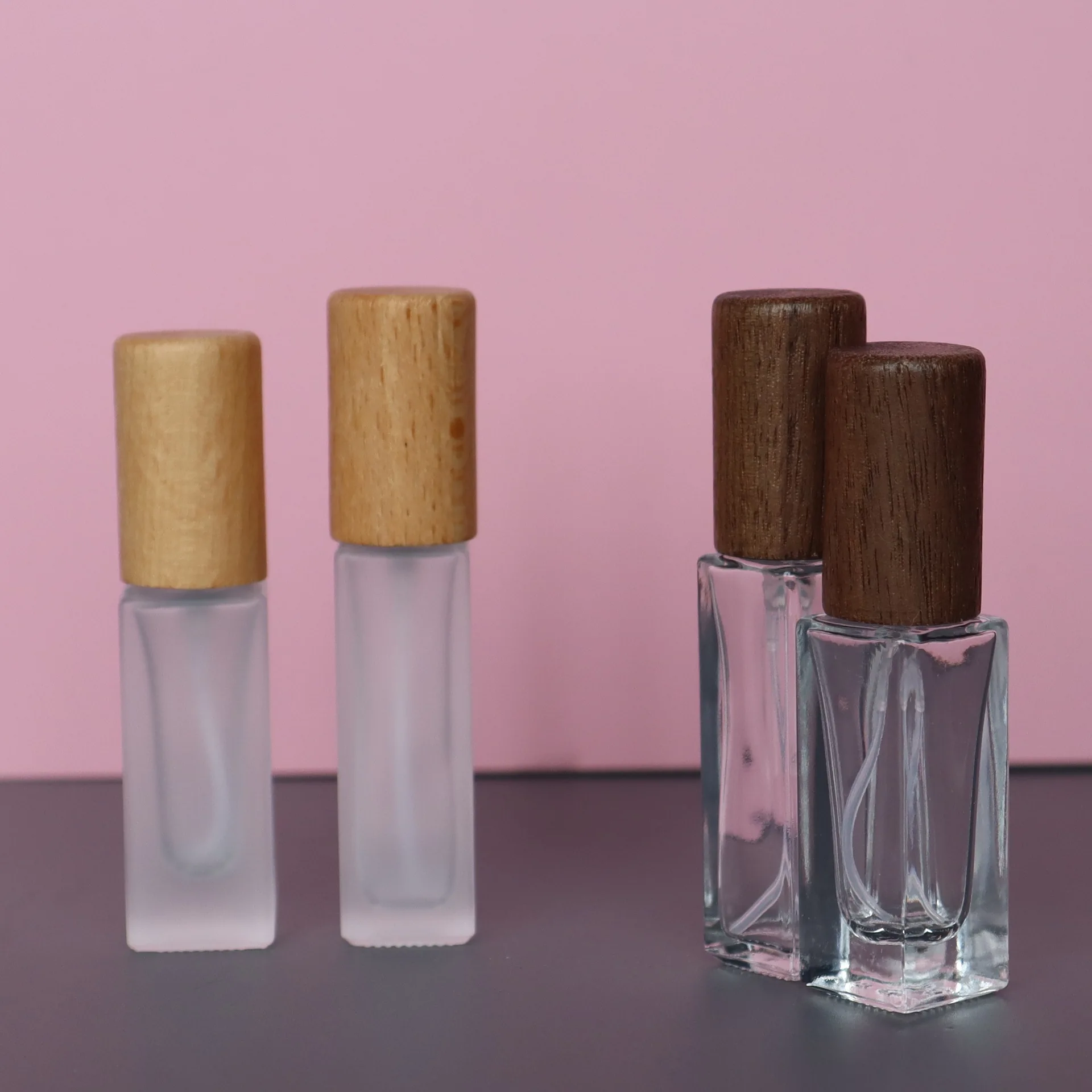 Przenośny szklany butelek na perfumy z atomizerem, 5 ml/10 ml, wielokrotnego użytku, pusty, pojemnik na próbki kosmetyków, idealny w podróży.