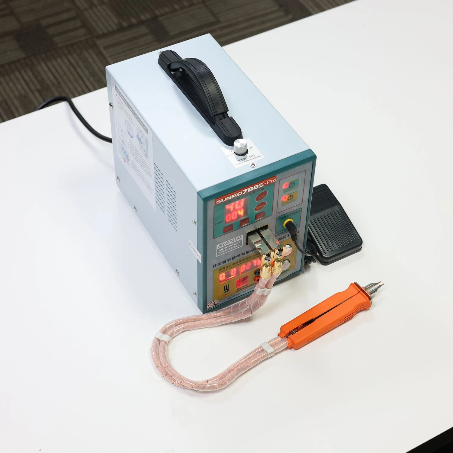 

Precision Micro Spot Welder SUNKKO 788S-PRO for Copper Nickel Strips Solar Panels RC Batteries